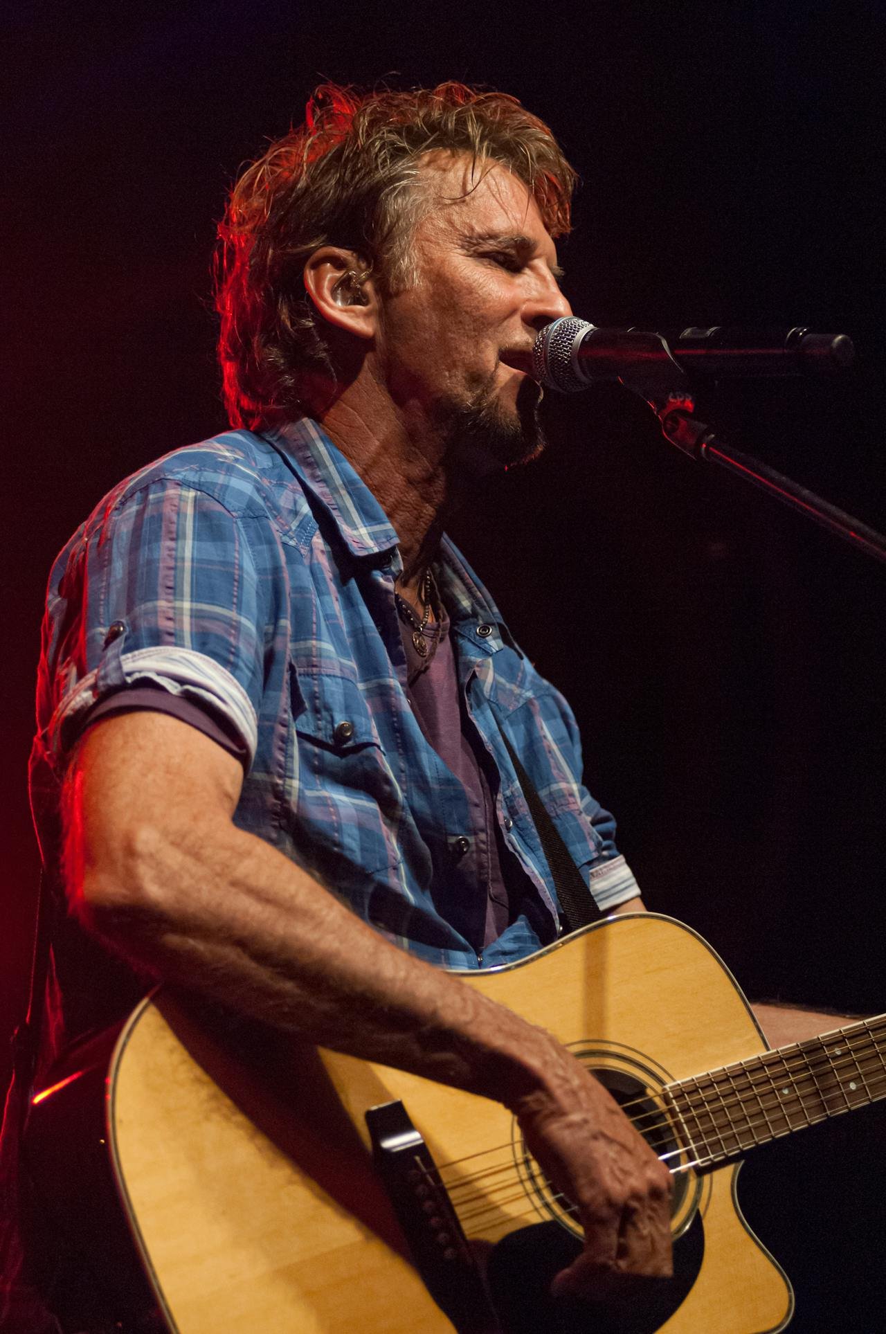 Commercial solar carport and shade structure